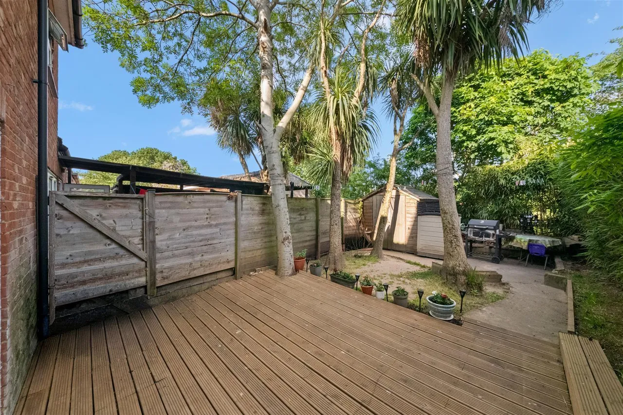 Northfield Road, Heston, photo 14