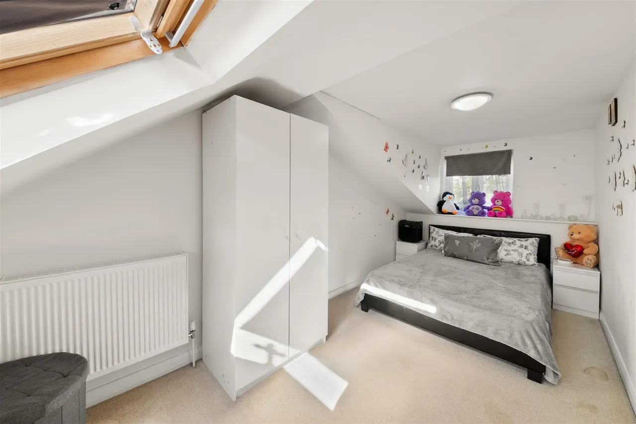 Northfield Road, Heston, photo 12