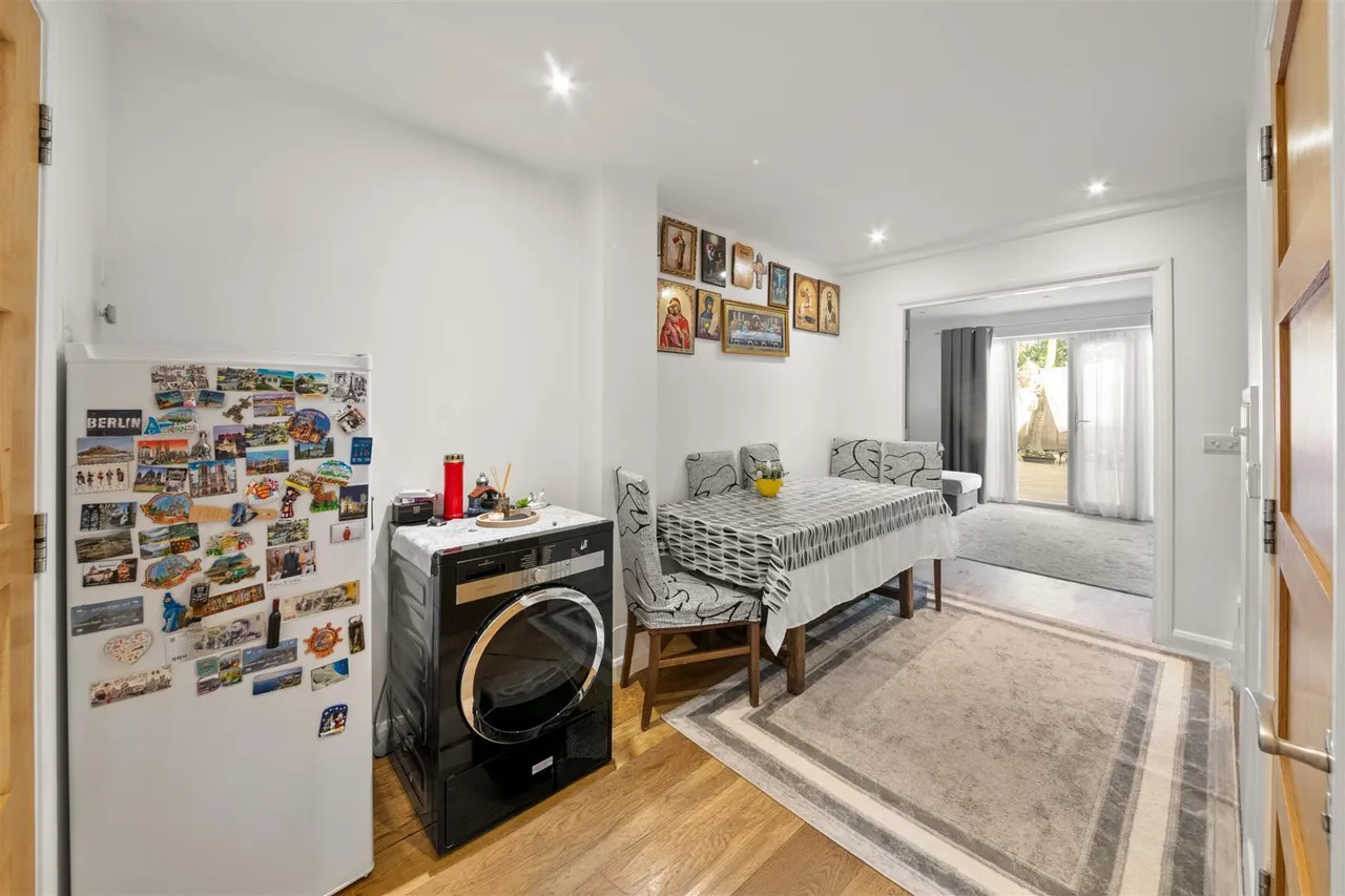 Northfield Road, Heston, photo 4