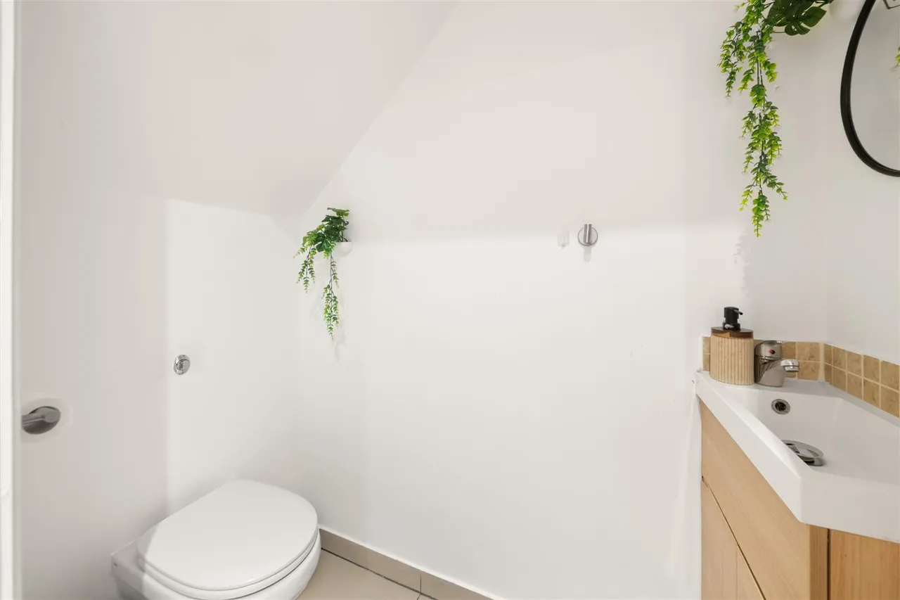 Northfield Road, Heston, photo 6
