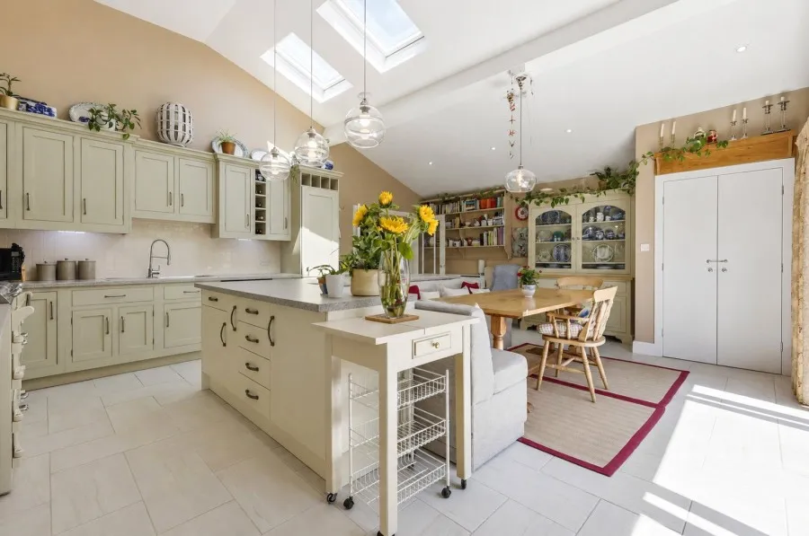 with 4 bedrooms in Great Chesterford, Nr Saffron Walden, CB10, photo 3