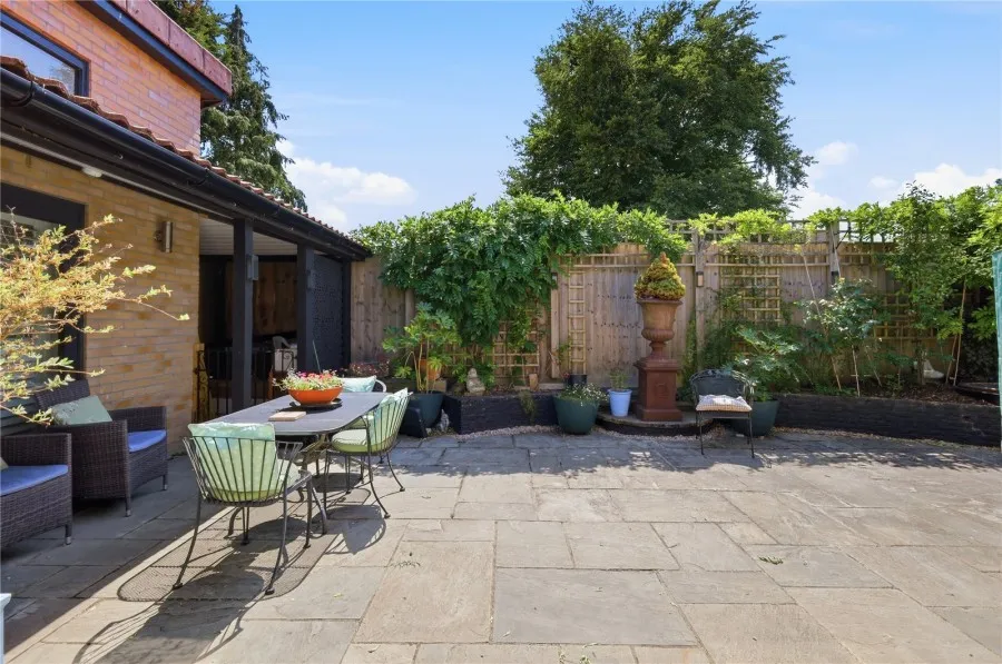 with 4 bedrooms in Great Chesterford, Nr Saffron Walden, CB10, photo 16
