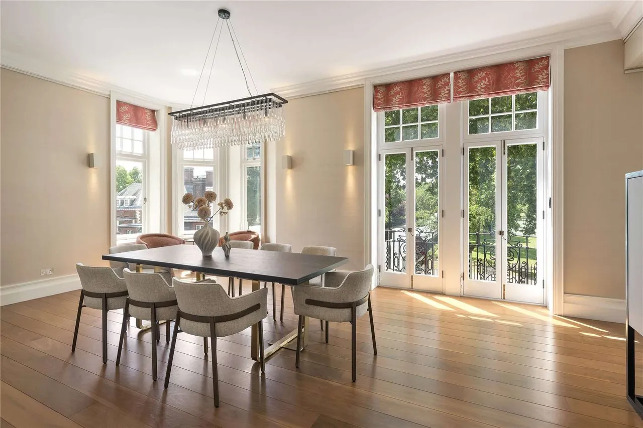 Burton Court, Franklins Row, London, SW3 4TA, photo 3