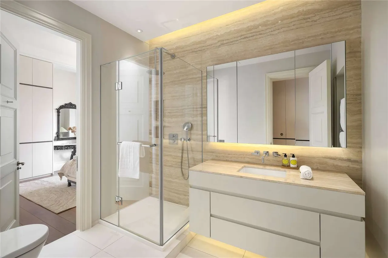 Burton Court, Franklins Row, London, SW3 4TA, photo 10