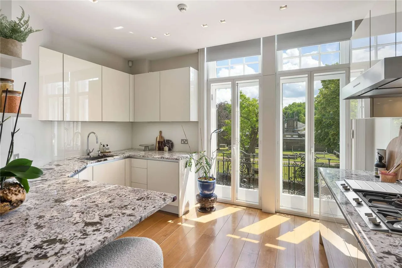 Burton Court, Franklins Row, London, SW3 4TA, photo 5