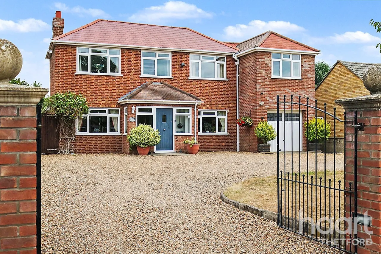 4 bed house for sale, Folly Road, Mildenhall, IP28