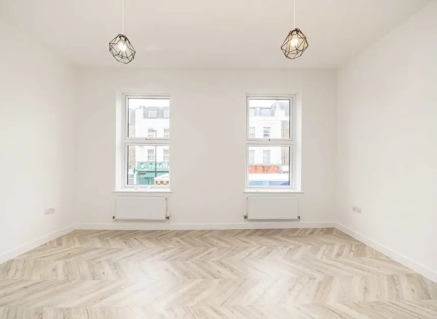 Queens Crescent, Kentish Town, NW5, photo 3
