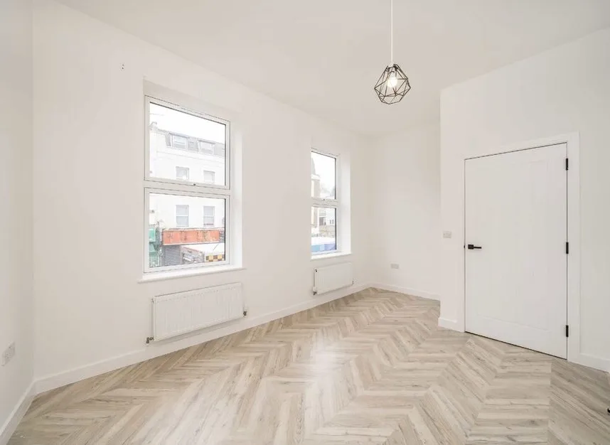 Queens Crescent, Kentish Town, NW5, photo 4