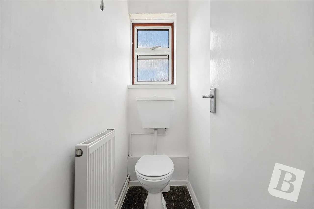Roseberry Gardens, Upminster, RM14, photo 10