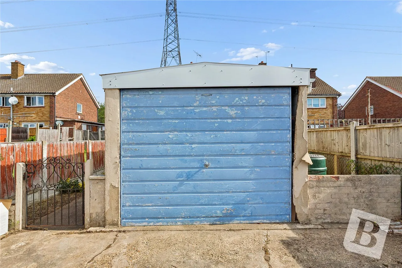Roseberry Gardens, Upminster, RM14, photo 11