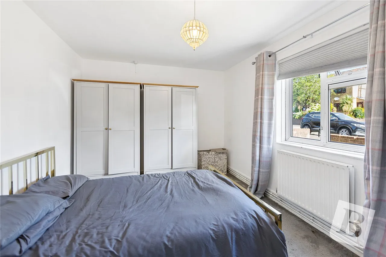 Roseberry Gardens, Upminster, RM14, photo 3