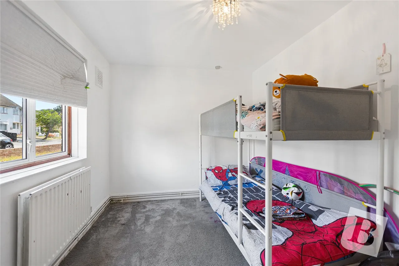 Roseberry Gardens, Upminster, RM14, photo 4