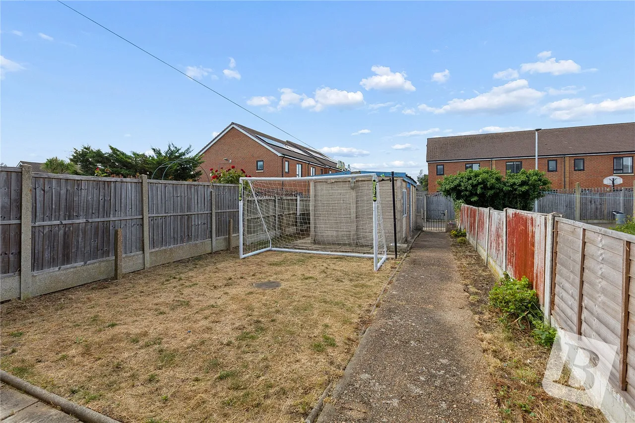 Roseberry Gardens, Upminster, RM14, photo 5