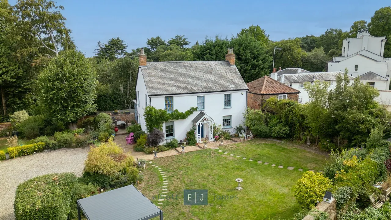 4 bed house for sale — Manor Road, High Beech, Loughton