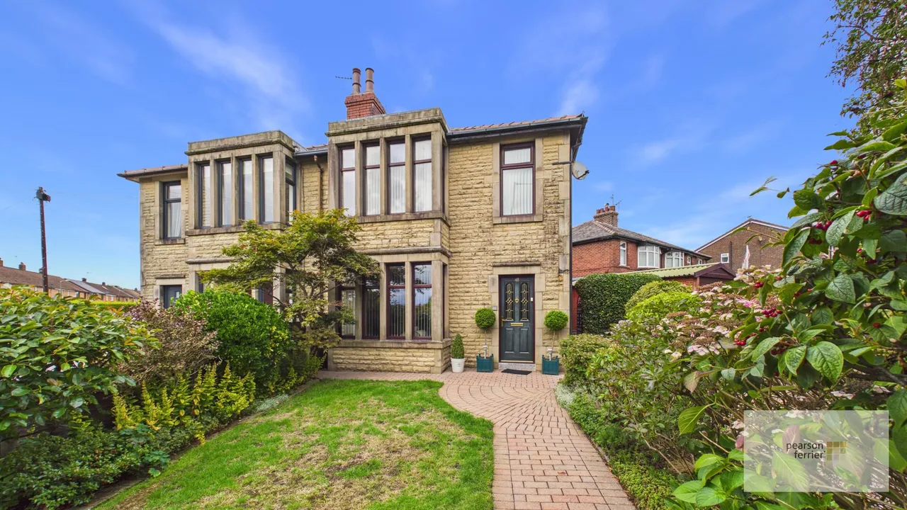 3 bed house for sale — Bolton Road North, Ramsbottom, Bury, BL0 0EZ