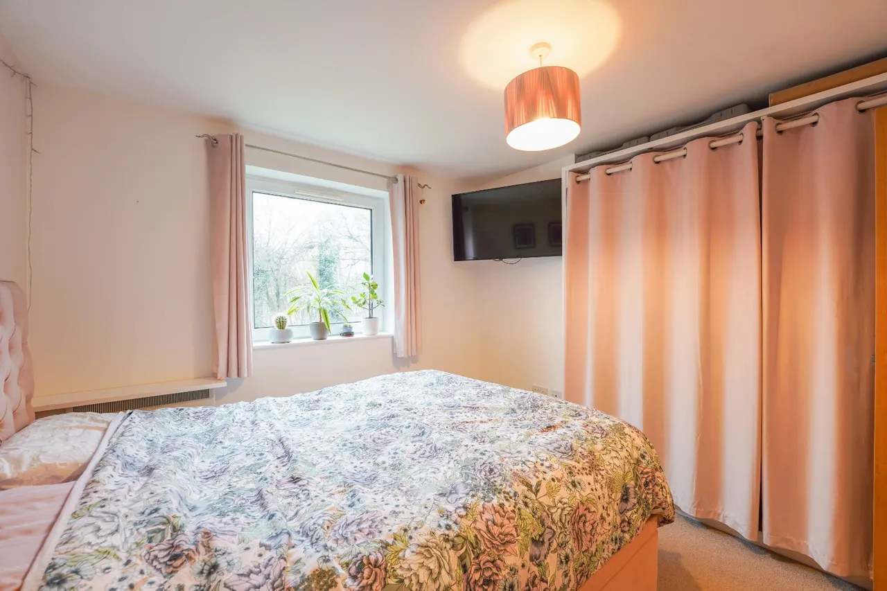 Carrington Lane, Sale, M33, photo 10