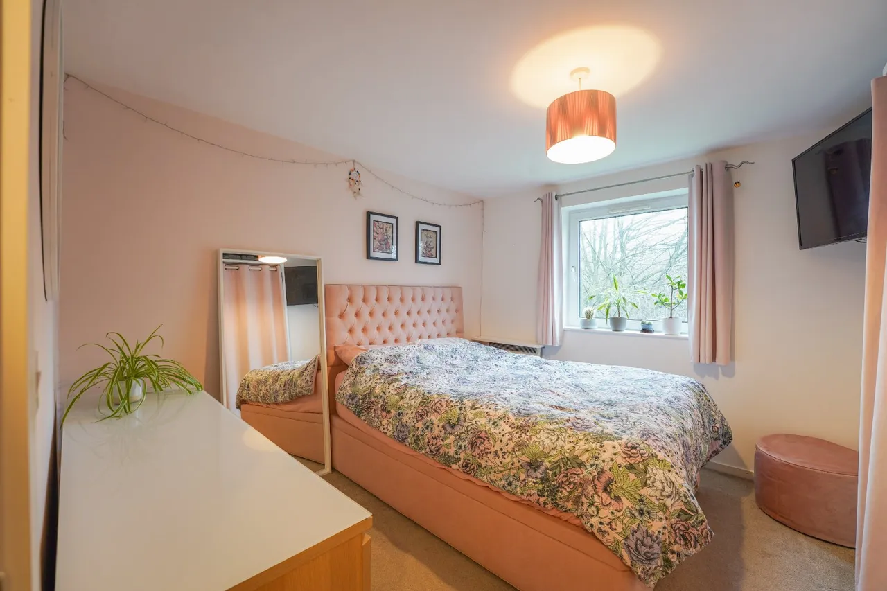 Carrington Lane, Sale, M33, photo 5