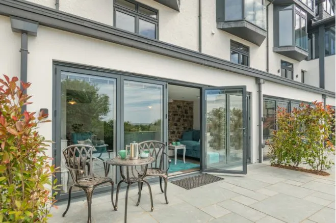 2 bed flat for sale — Narberth Road, Tenby