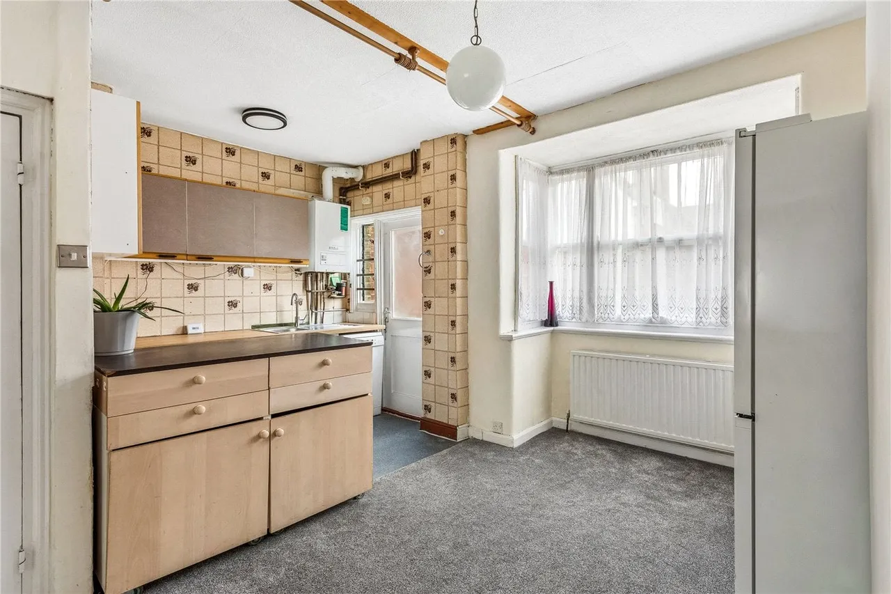 Lessingham Avenue, London, SW17, photo 2