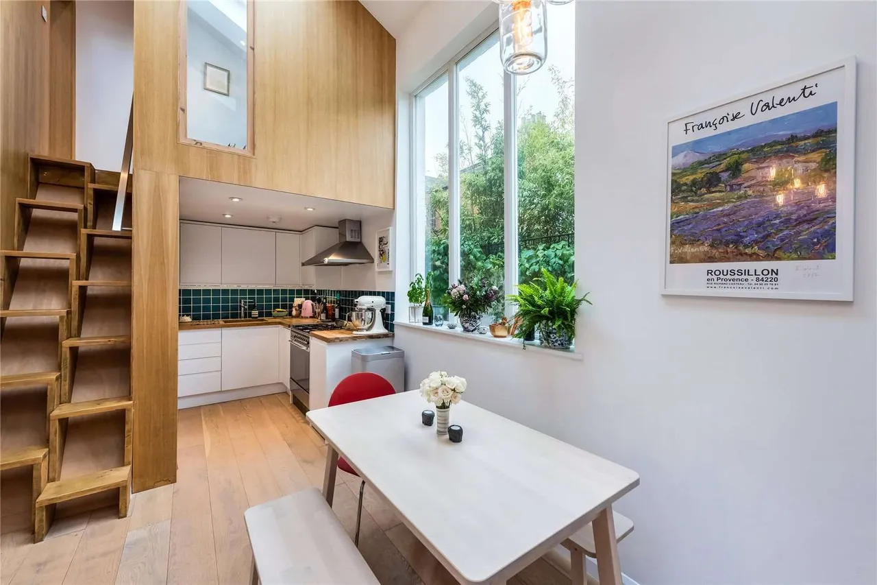 Bloemfontein Way, Shepherds Bush, London, W12 7BQ, photo 4