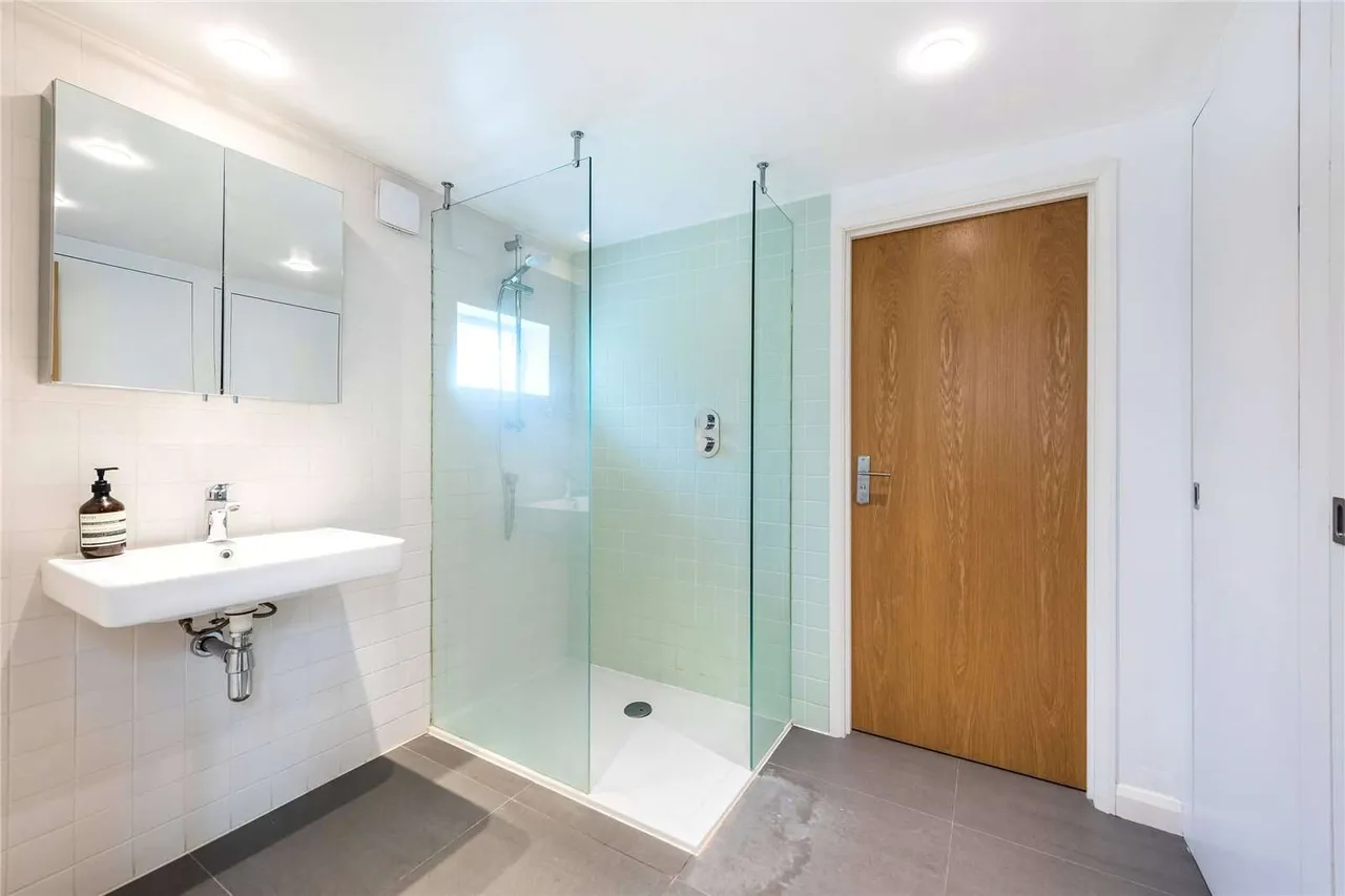Bloemfontein Way, Shepherds Bush, London, W12 7BQ, photo 6