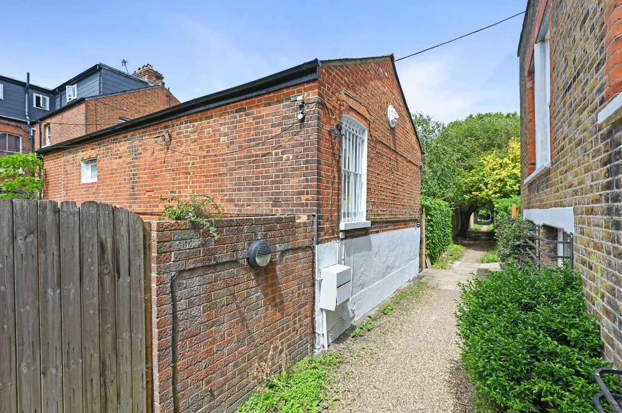 Bloemfontein Way, Shepherds Bush, London, W12 7BQ, photo 12