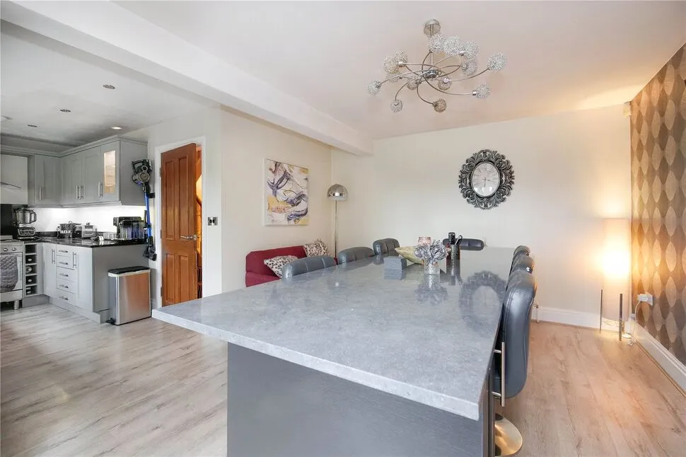 St. Helier Grove, Baildon, West Yorkshire, BD17, photo 5