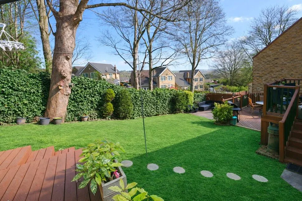 St. Helier Grove, Baildon, West Yorkshire, BD17, photo 6