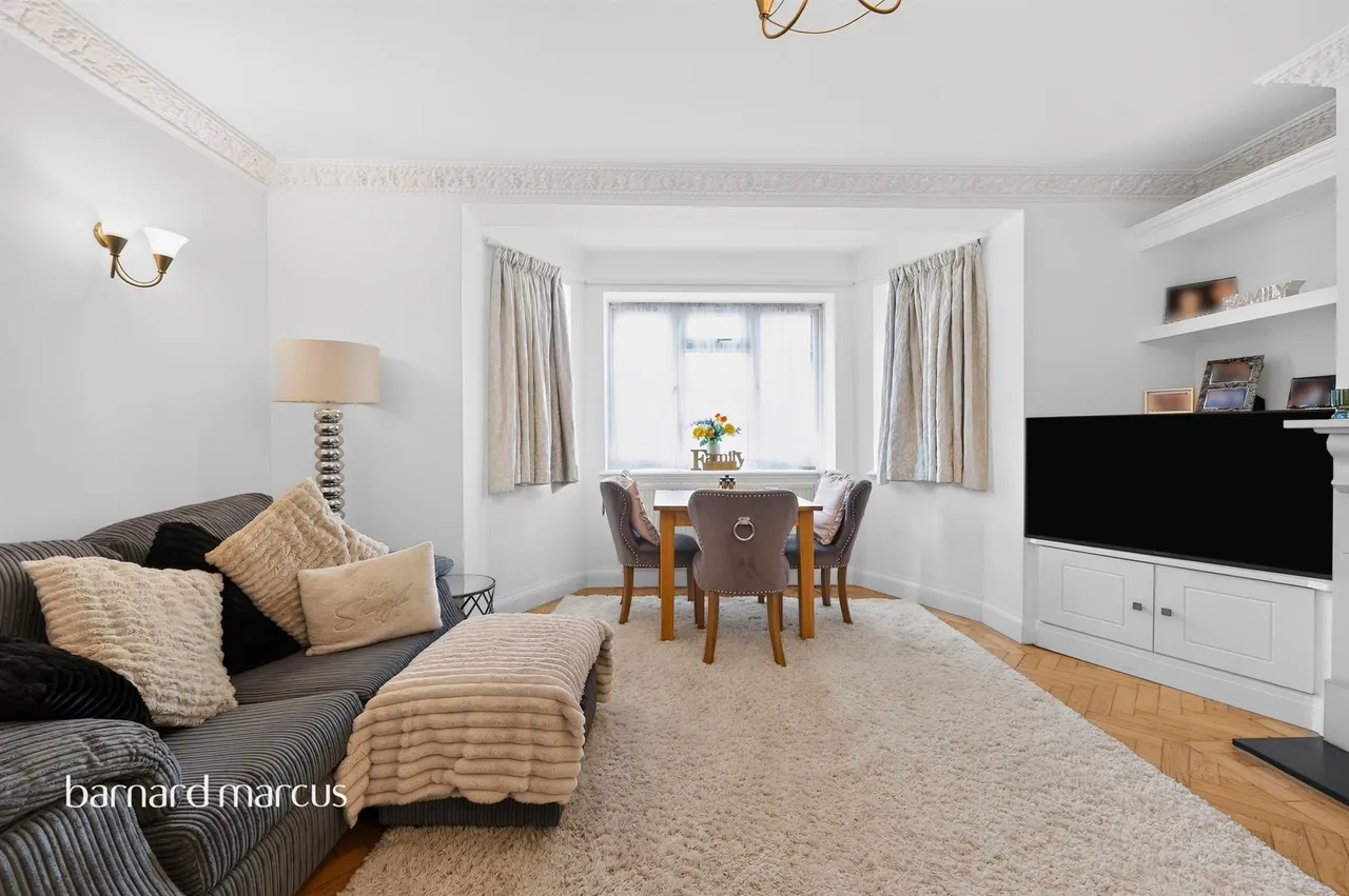 Orchard Court, Worcester Park, photo 2