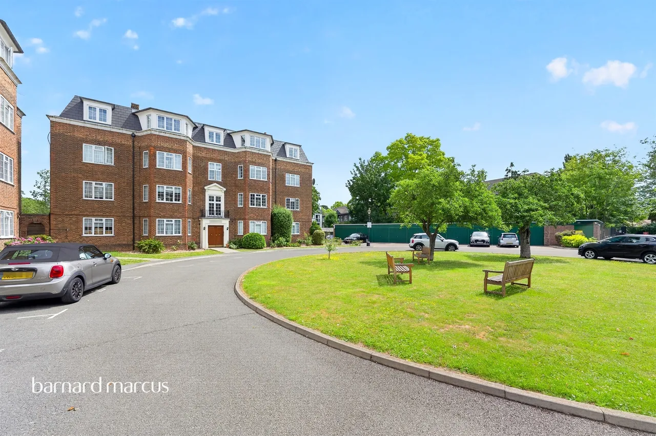 2 bed flat for sale — Orchard Court, Worcester Park