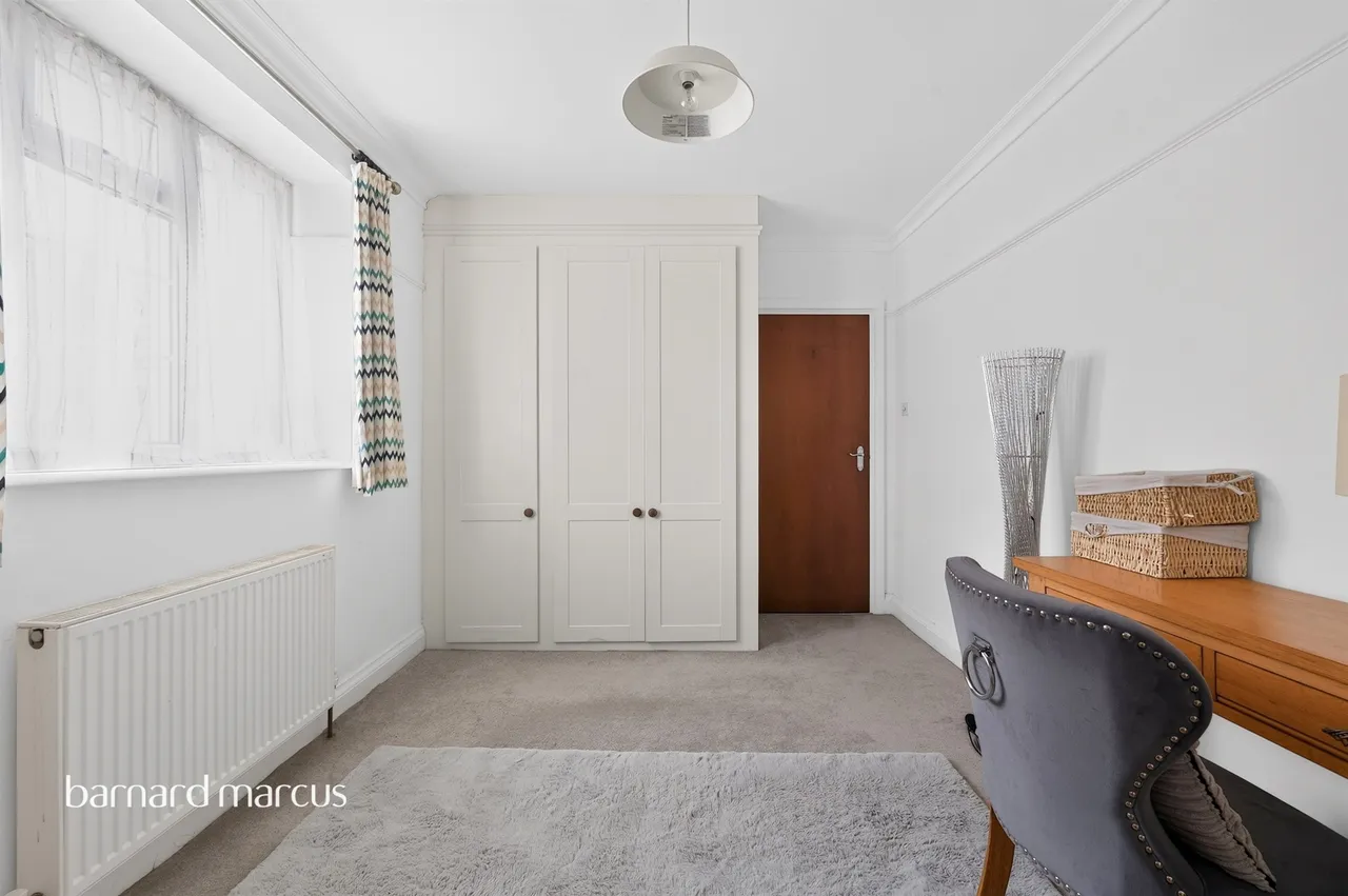 Orchard Court, Worcester Park, photo 9