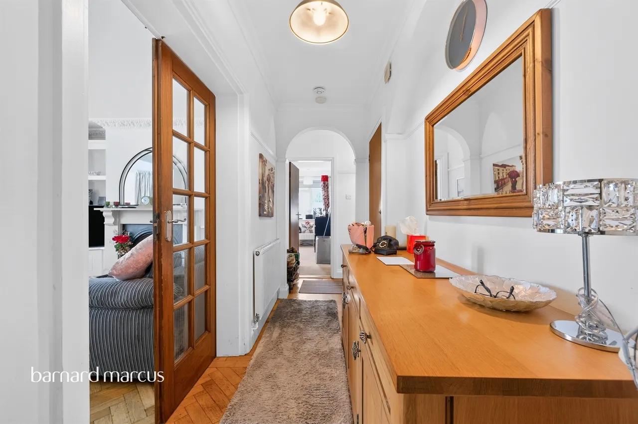 Orchard Court, Worcester Park, photo 12