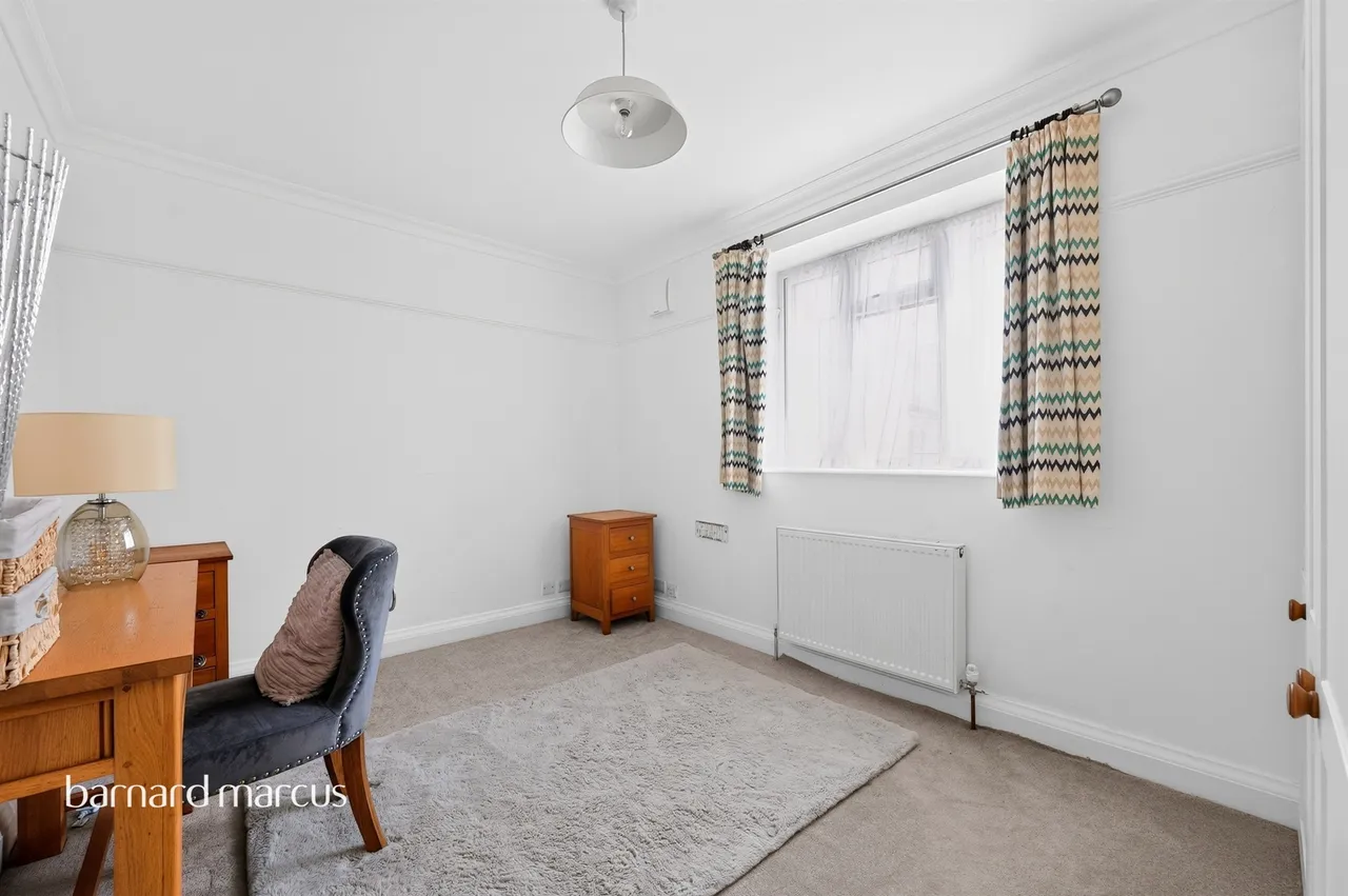 Orchard Court, Worcester Park, photo 10