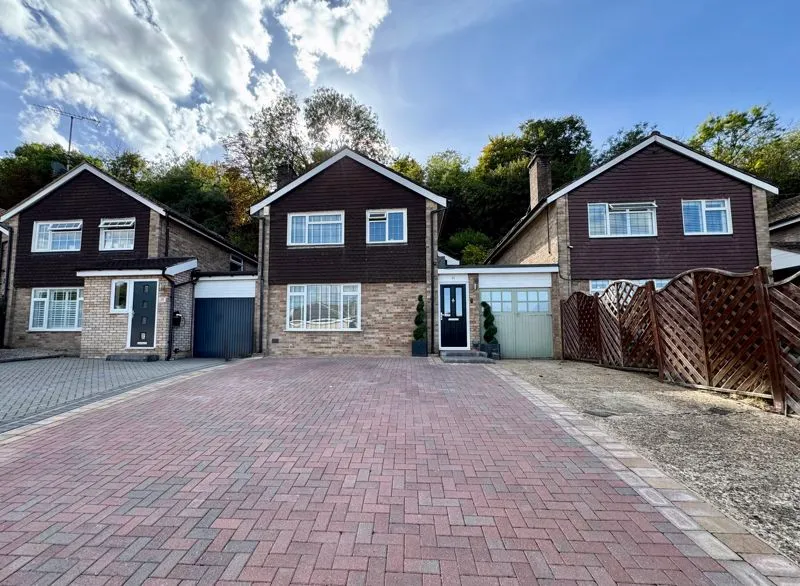 3 bed house for sale — Bay Tree Close, Loudwater HP11 1JN