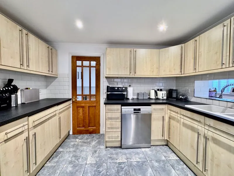 Bay Tree Close, Loudwater HP11 1JN, photo 8