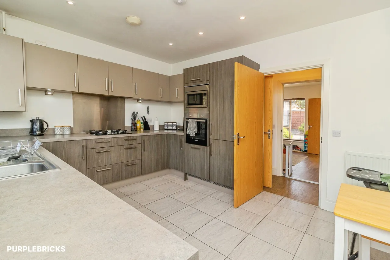 Bowling Green Close, Milton Keynes, MK2, photo 4