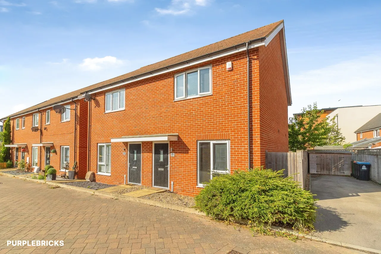 2 bed house for sale, Bowling Green Close, Milton Keynes, MK2