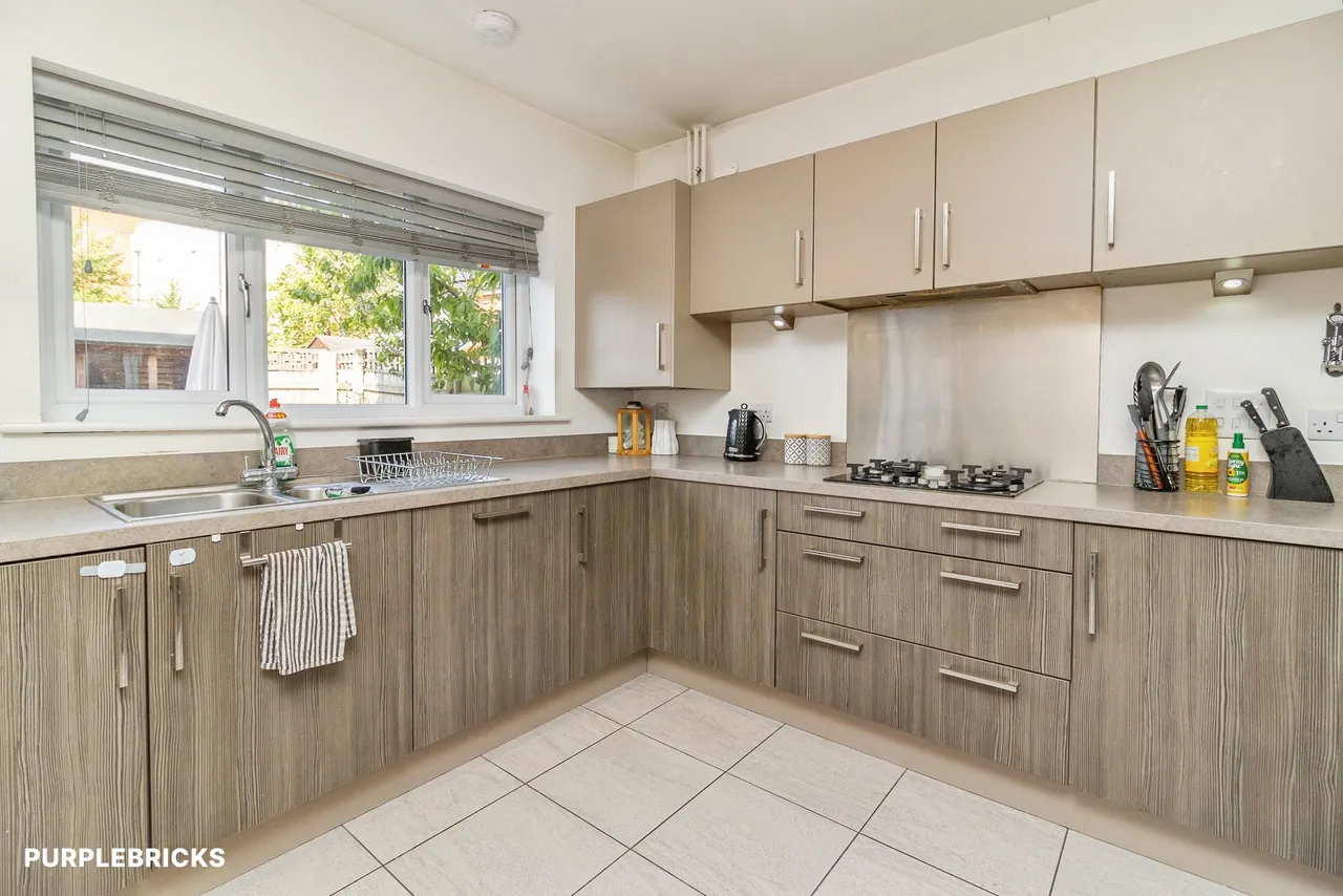 Bowling Green Close, Milton Keynes, MK2, photo 2