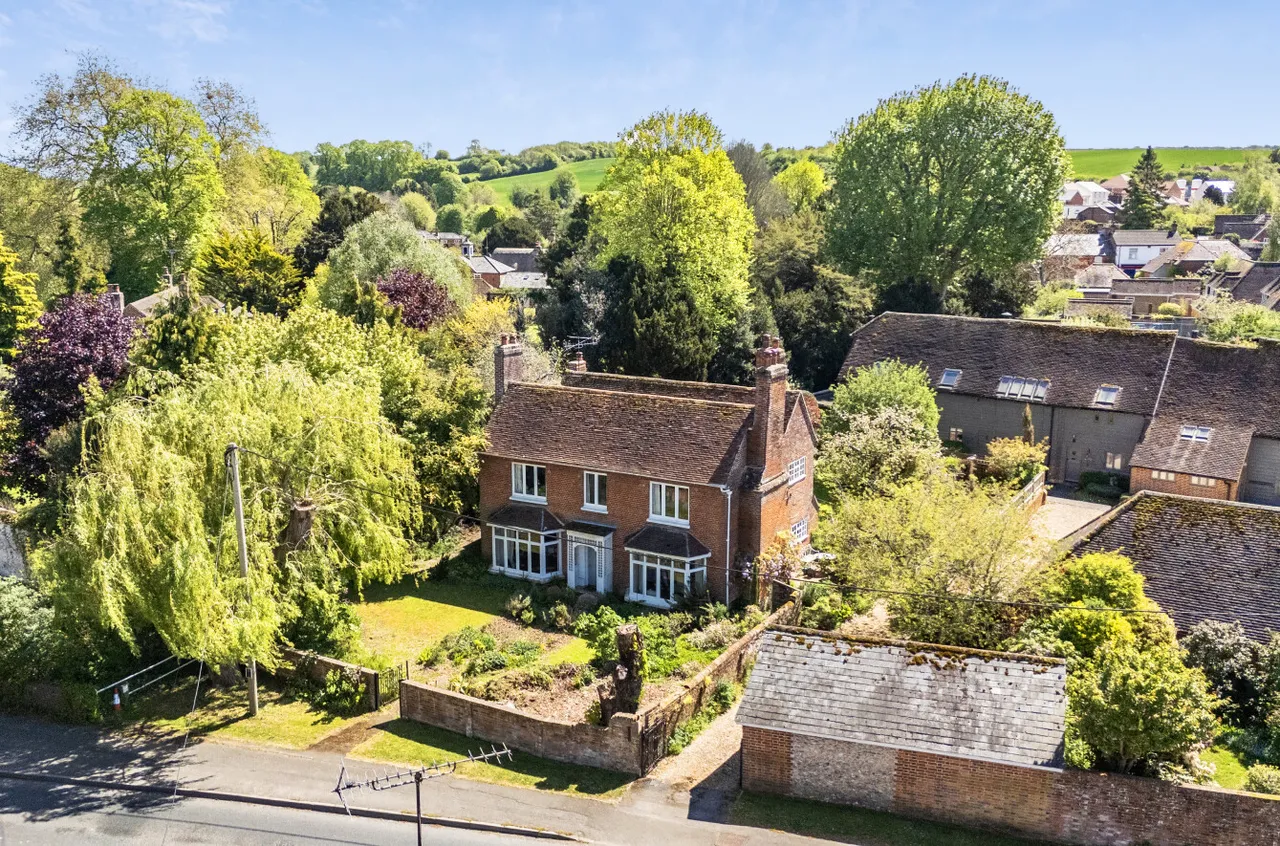 4 bed house for sale, Romsey Road, Kings Somborne, SO20