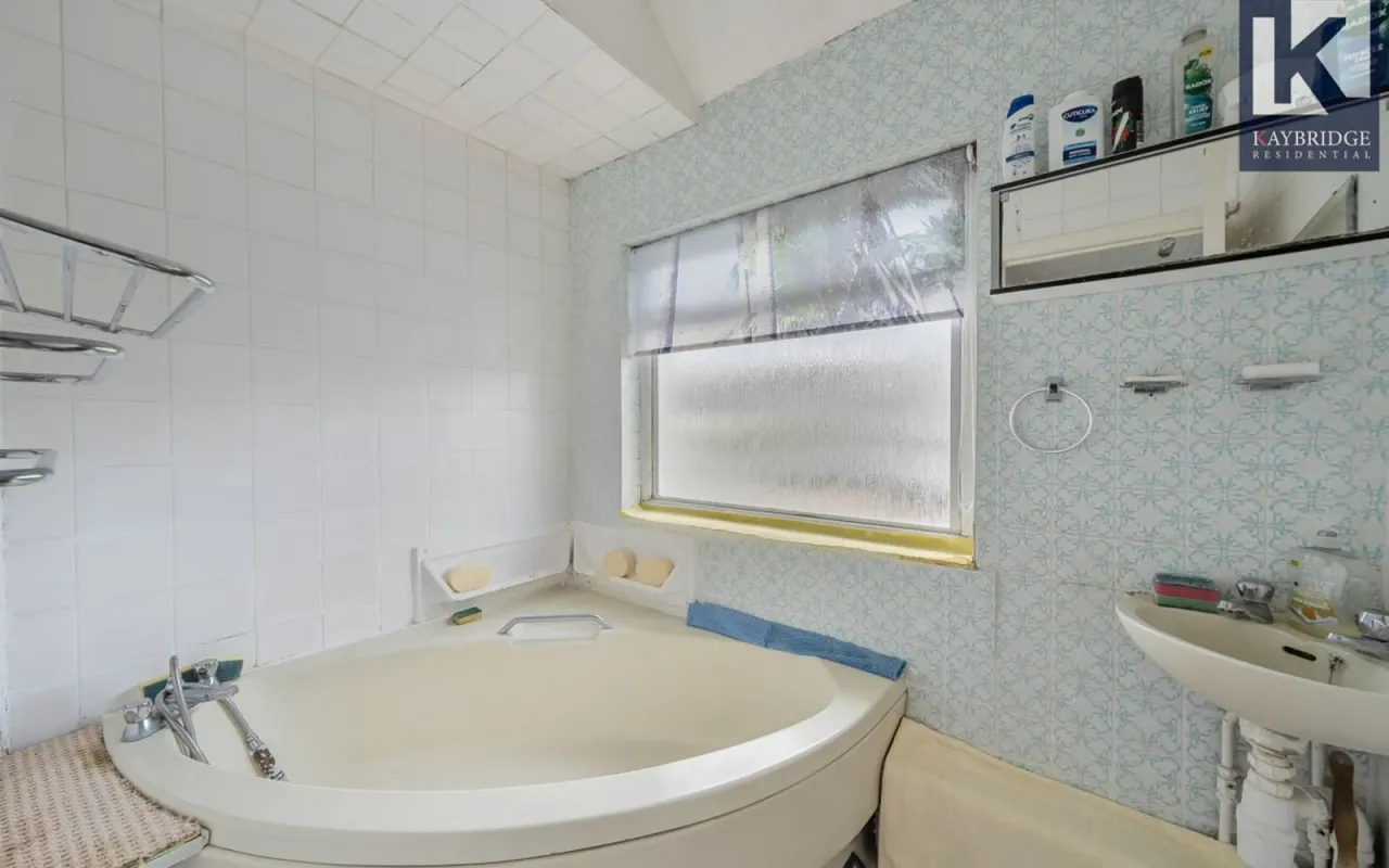 Temple Road, Epsom, KT19, photo 12