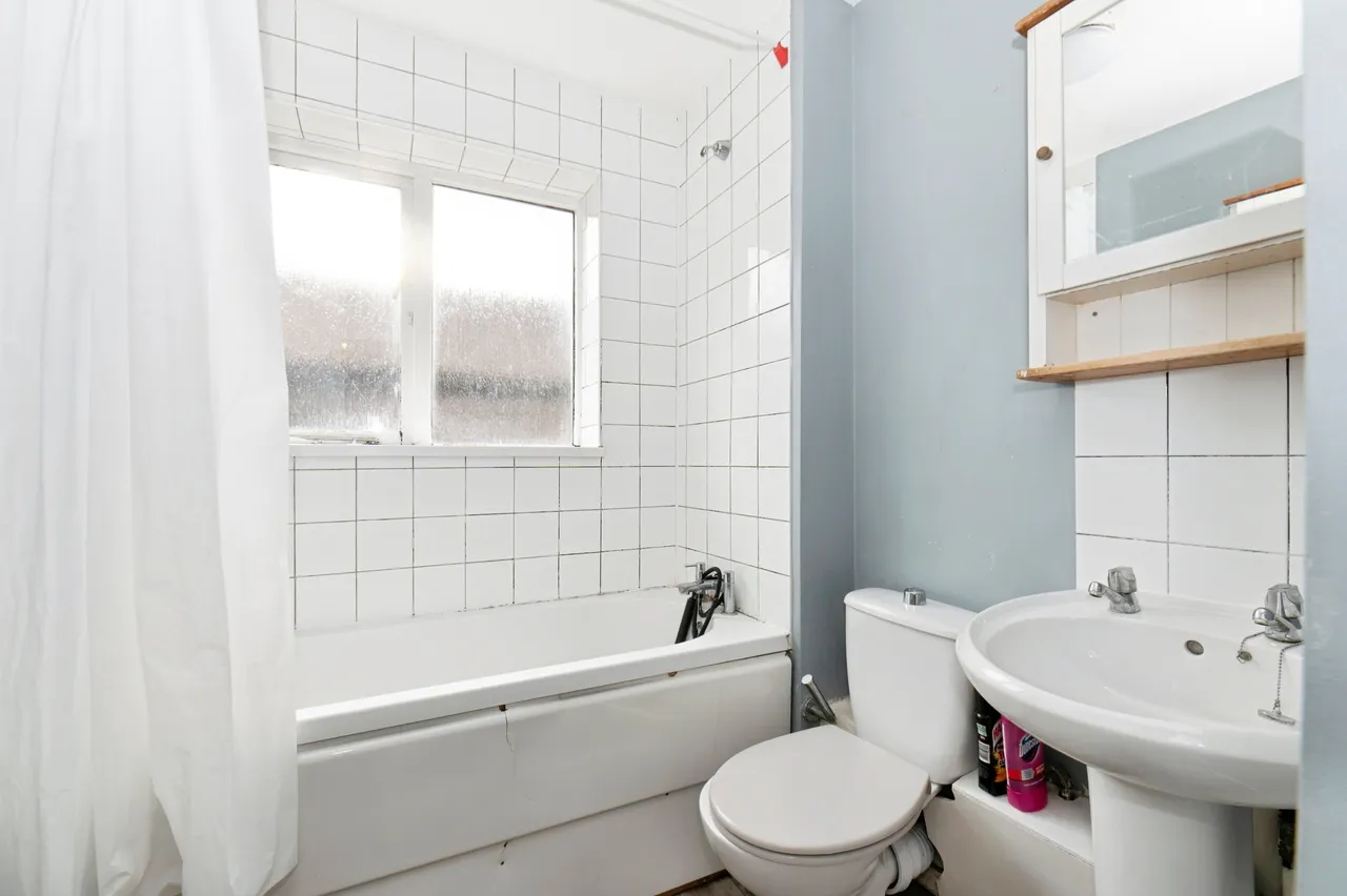 Wimborne Close, Worcester Park, KT4, photo 13