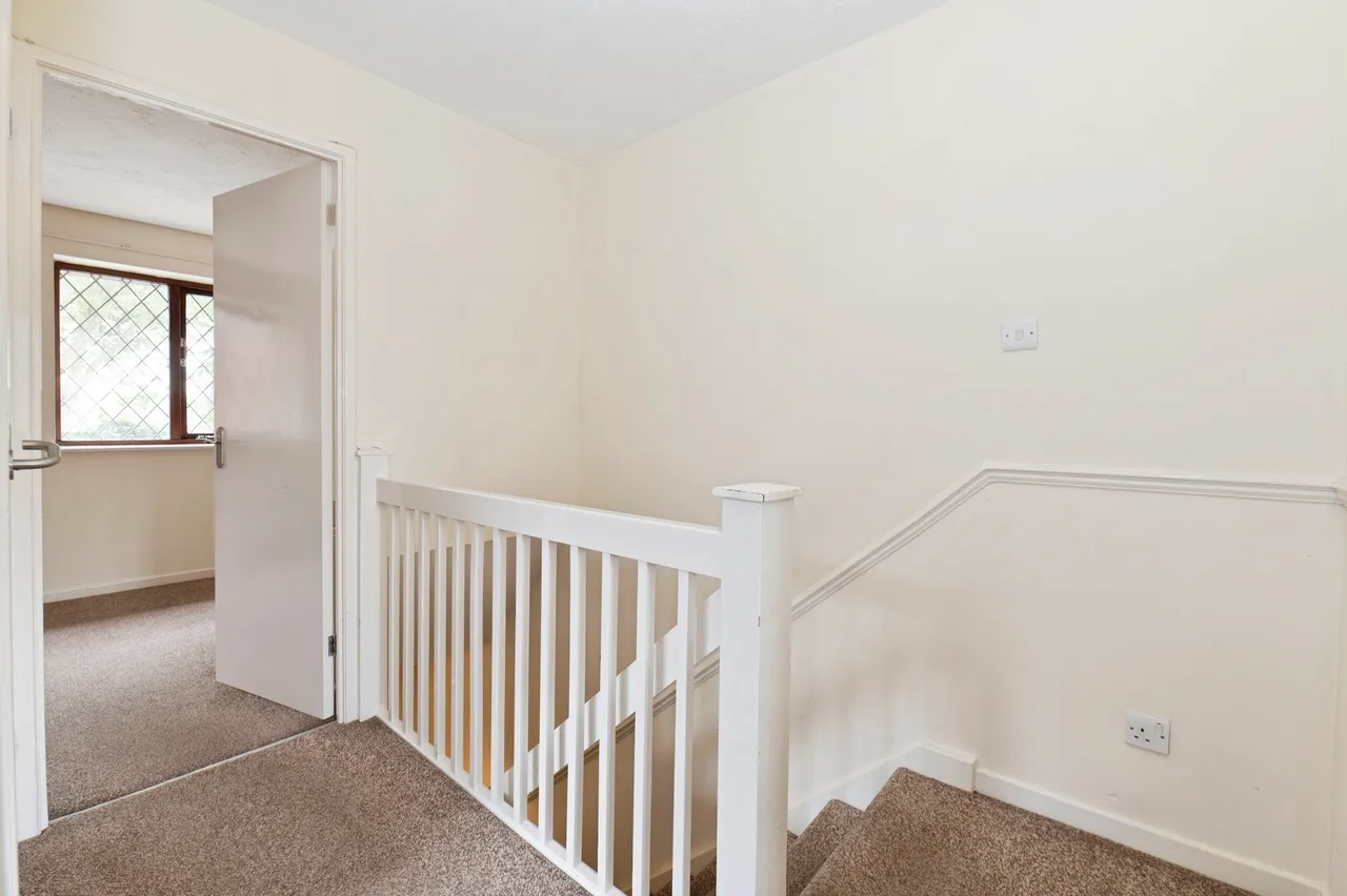 Wimborne Close, Worcester Park, KT4, photo 14