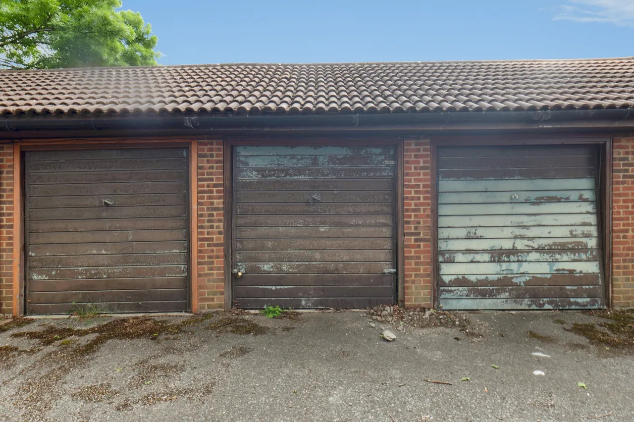 Wimborne Close, Worcester Park, KT4, photo 16