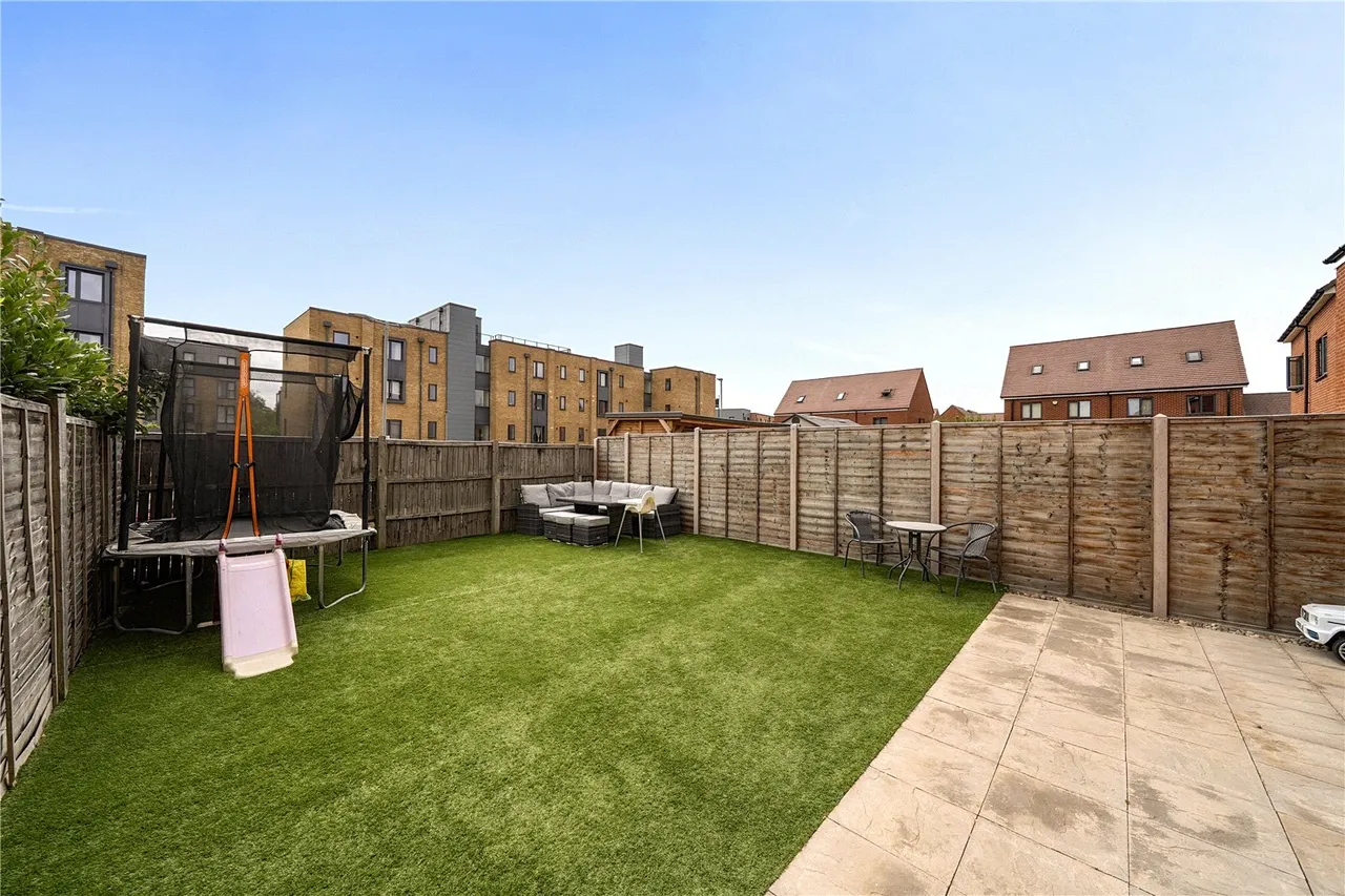 Mercer Avenue, Castle Hill, DA10, photo 6