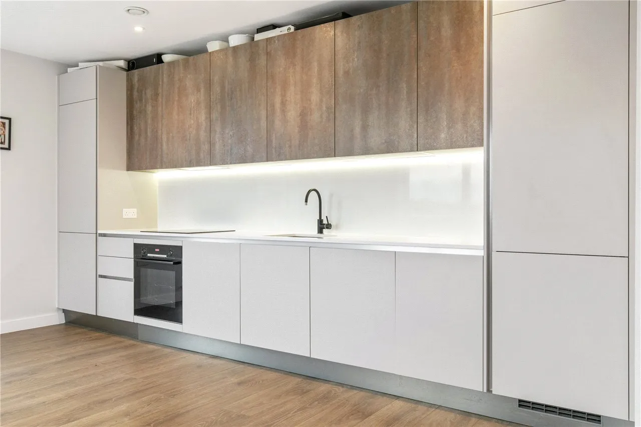 Chatfield Road, London, UK, SW11, photo 4