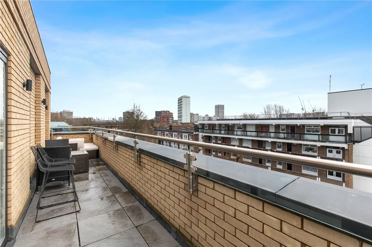 Chatfield Road, London, UK, SW11, photo 7