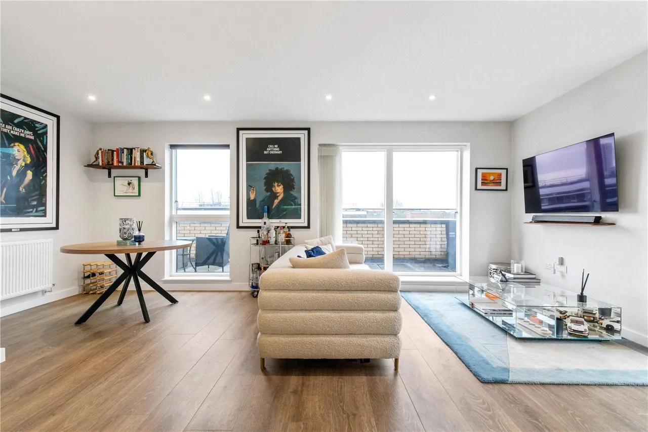 Chatfield Road, London, UK, SW11, photo 3