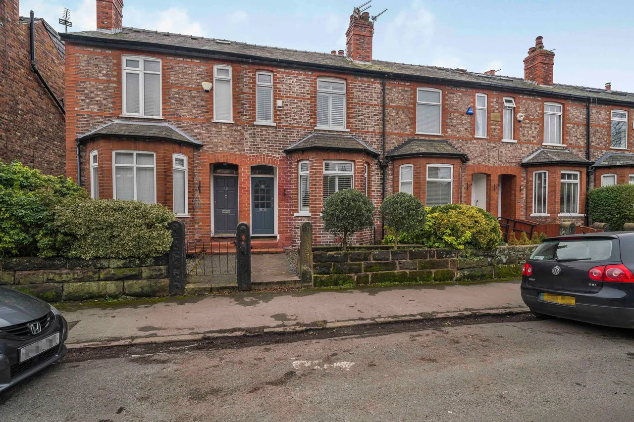 2 bed house for sale, Cedar Road, Hale, WA15