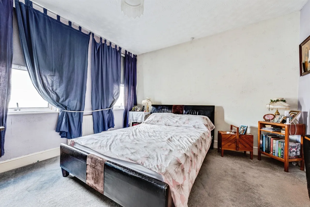 Marlborough Street, Swindon, SN1, photo 9