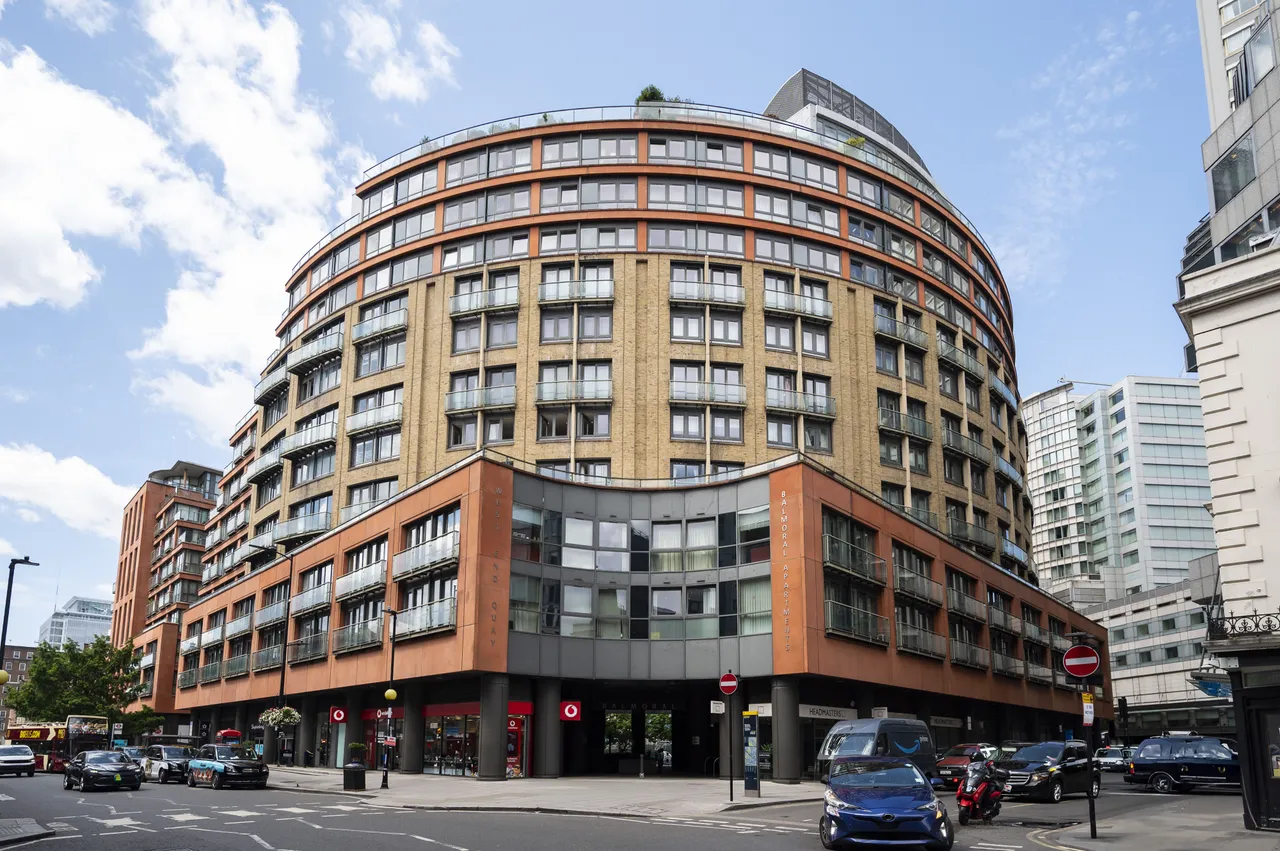 3 bed flat for sale, London, W2